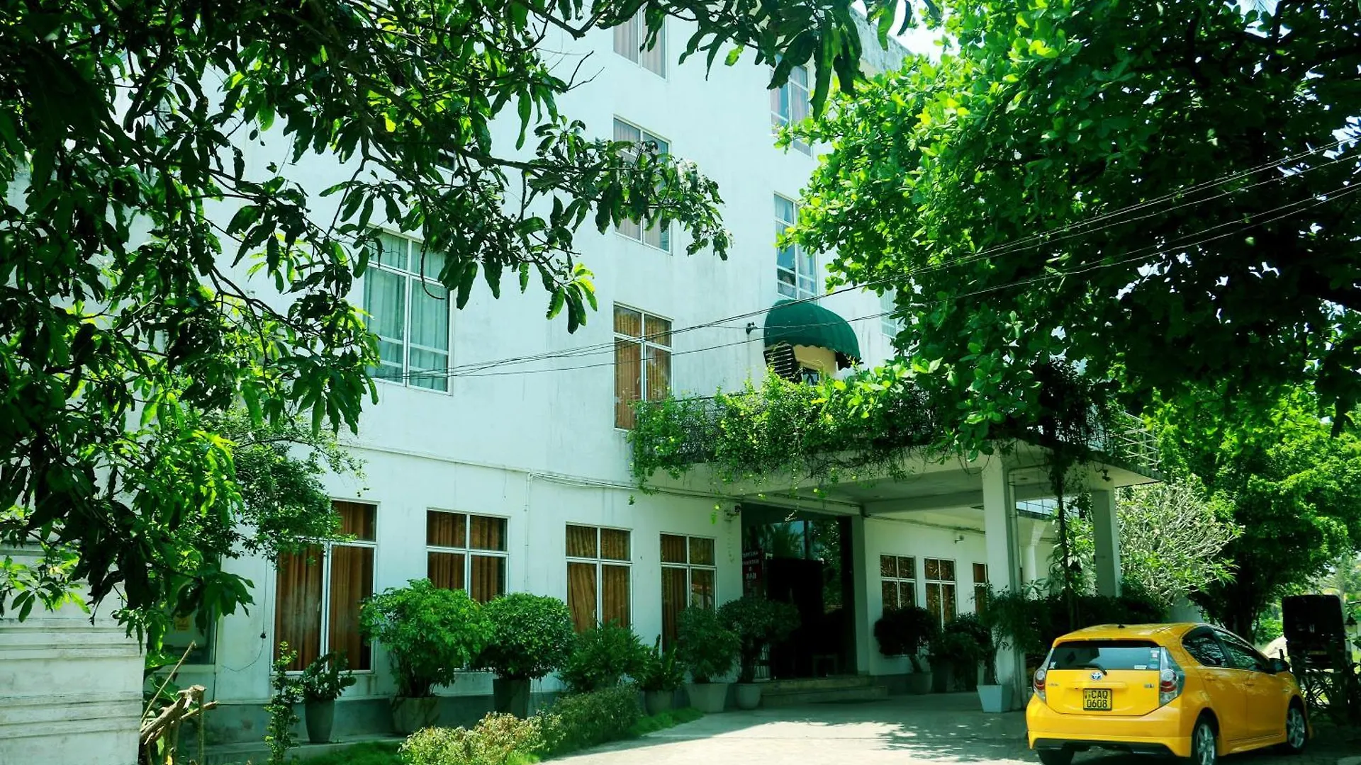 Sea Shine Beach Hotel Uswetakeiyawa