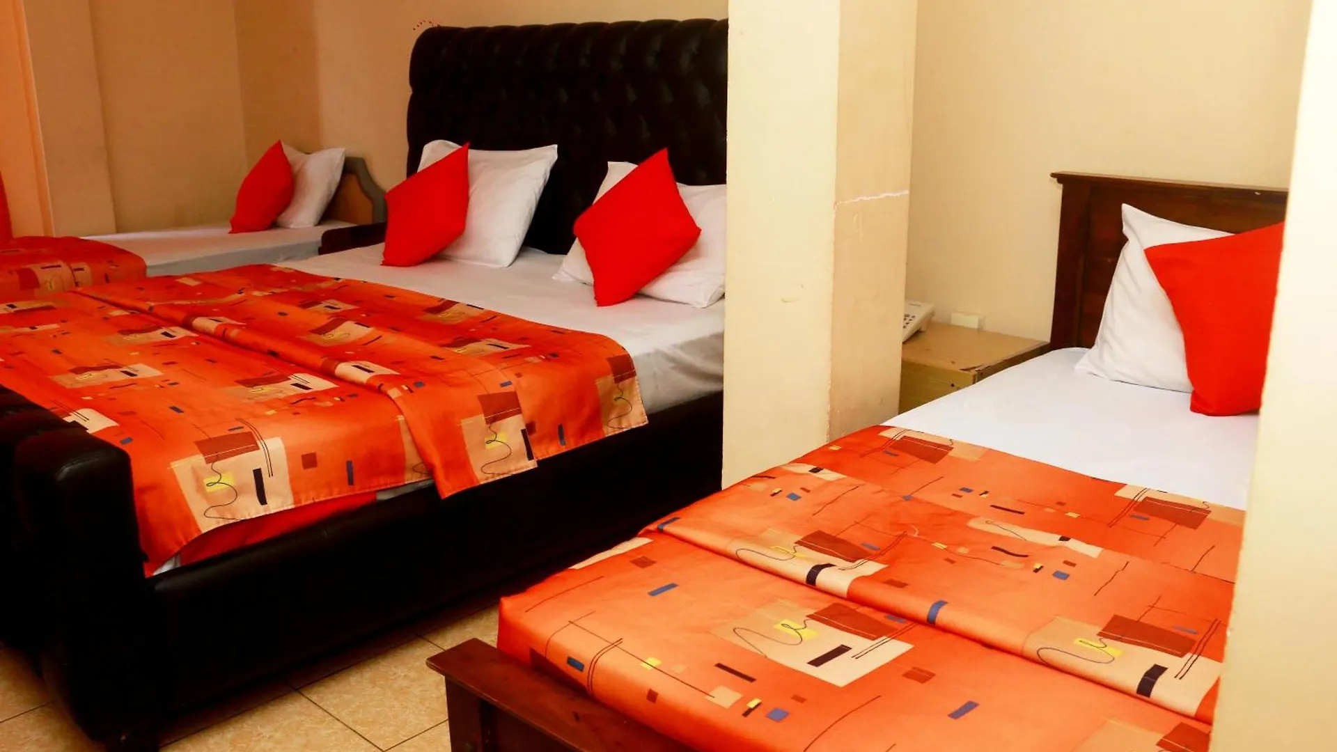 Sea Shine Beach Hotel Uswetakeiyawa